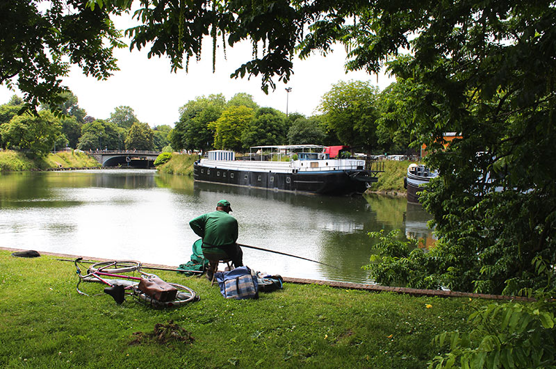 Worlds of experience on the canal